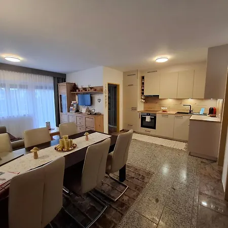 Lara *